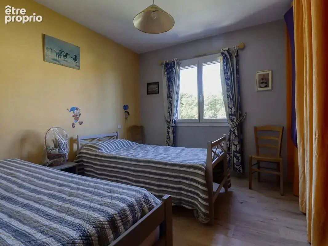 Maison familiale 4 chambres avec jardin, garage et terrain piscinable - photo 9