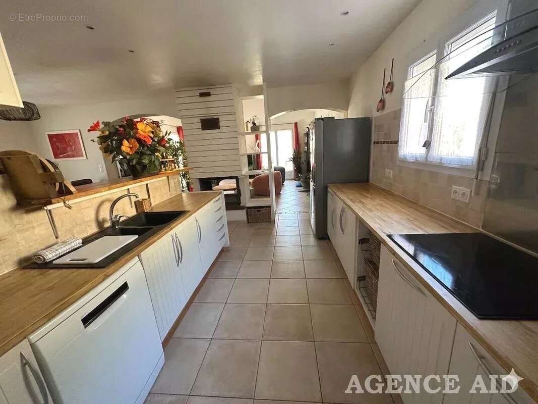 Maison à CUGES-LES-PINS