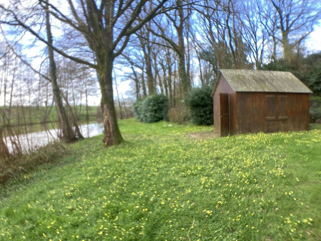 Terrain à FORGES-LA-FORET