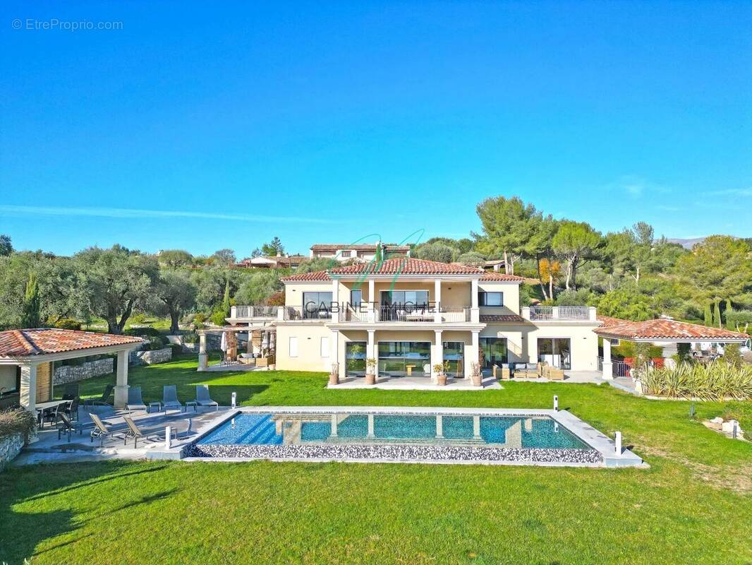 Maison à ROQUEFORT-LES-PINS