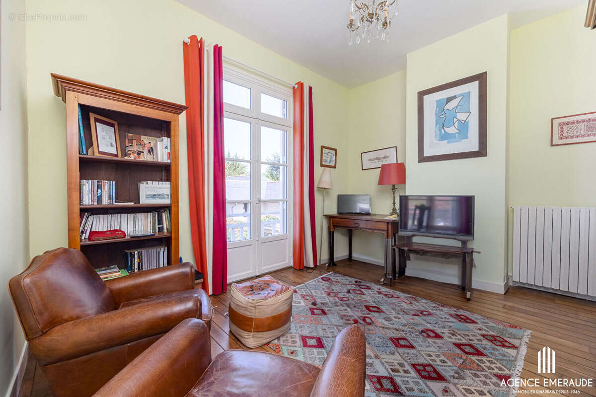 À vendre villa dinardaise 6 pièces hyper centre, entre la plage de l'Ecluse et Saint-Enogat. - photo 6