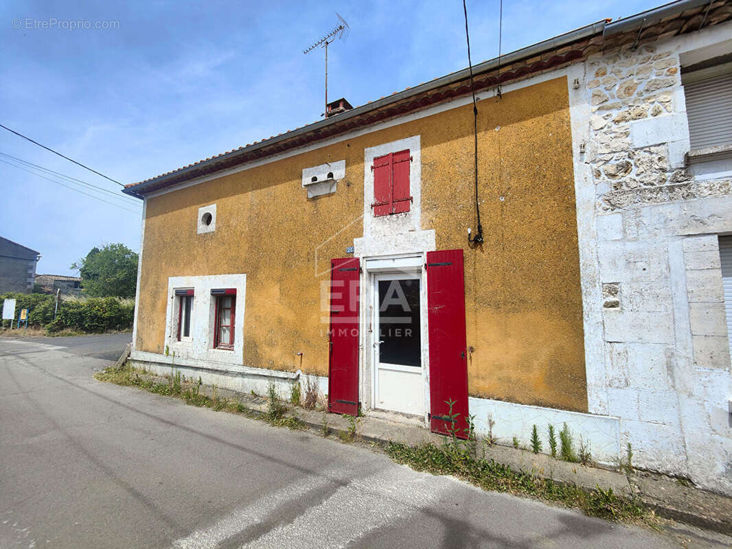 Maison à MORNAC