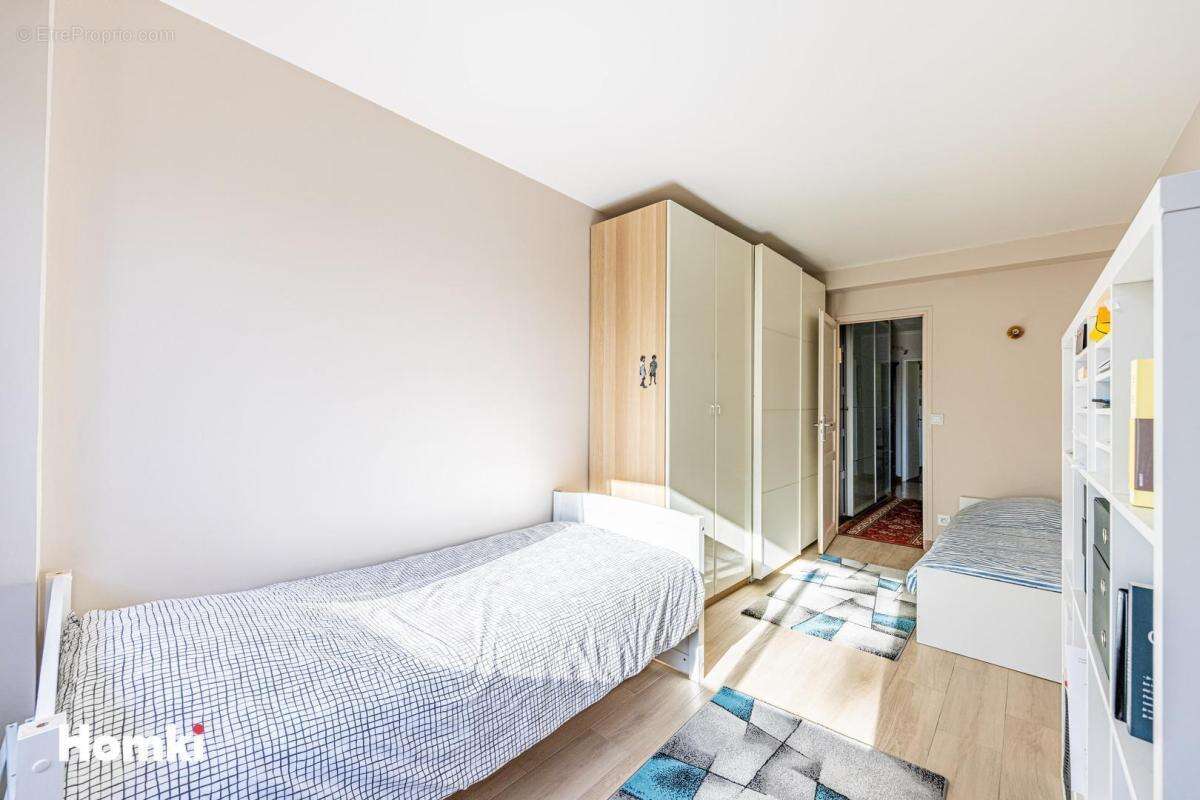 Appartement T3 de 80 m2 à Puteaux 92800, Quai de Dion Bouton - photo 6