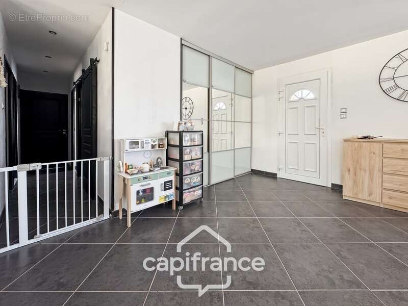 Maison à OUROUX-SUR-SAONE