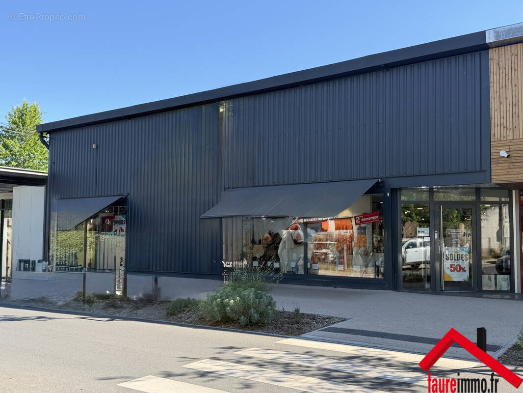 Local commercial - photo 1