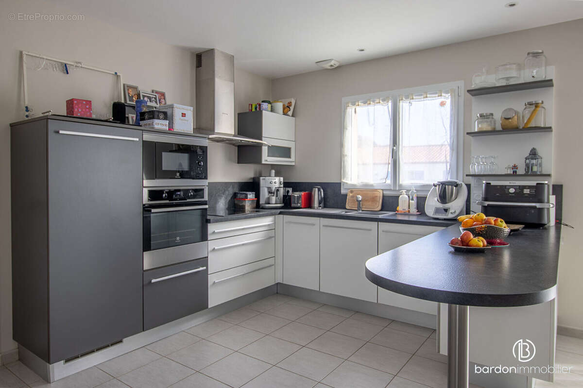 Maison à CHATEAUNEUF