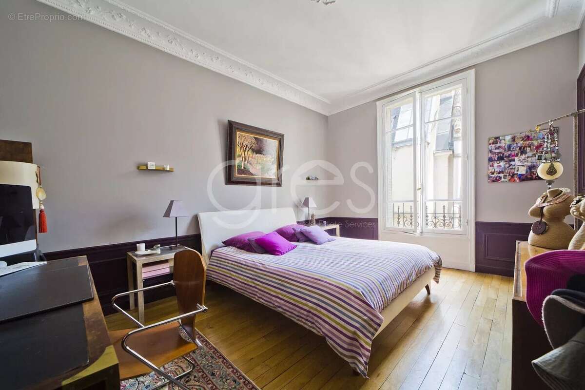 75007 suffren / tour eiffel. vente appartement haussmannien familial 3 chambres. - photo 11