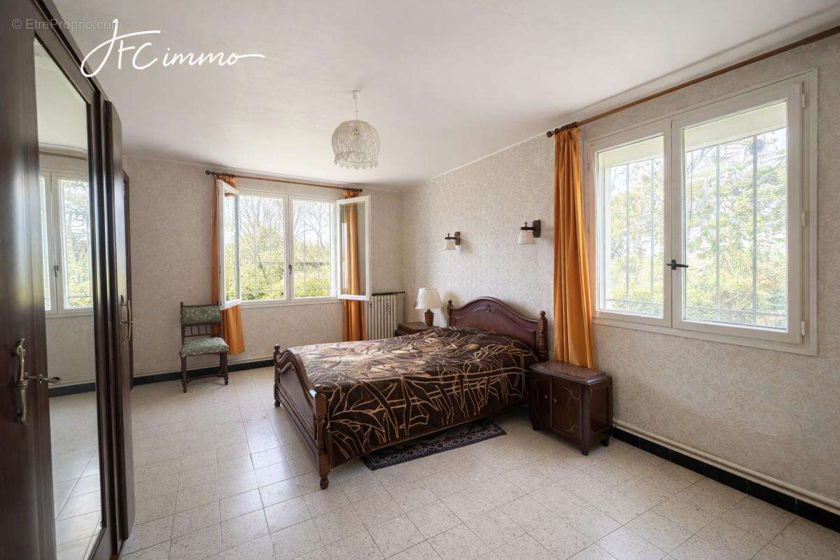 Maison 7 pièce(s) 92 m2 - photo 12