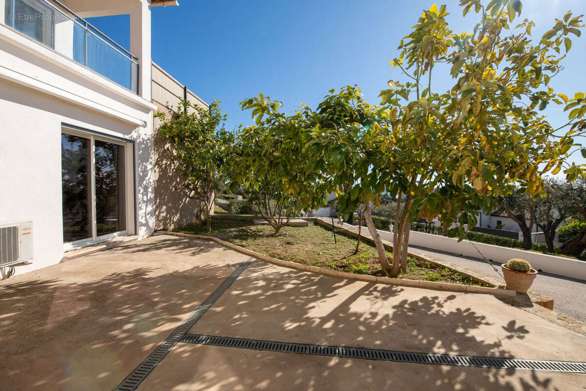 Elégante maison vue mer avec piscine et vue panoramique à Ollioules - photo 5