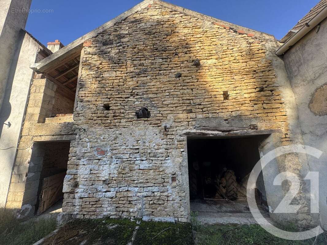 Maison à CHATEL-CENSOIR