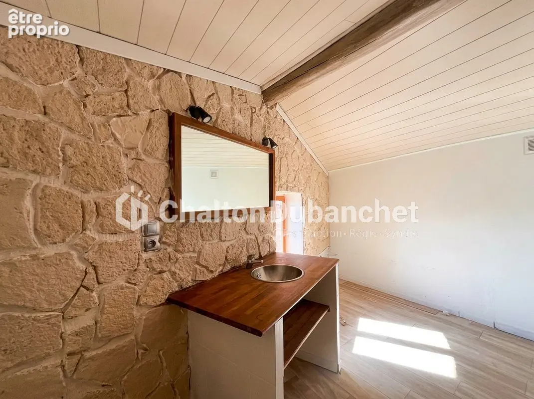 Maison 4 pièces 75 m² à vendre à Chalain-D'uzore (42600) - photo 6