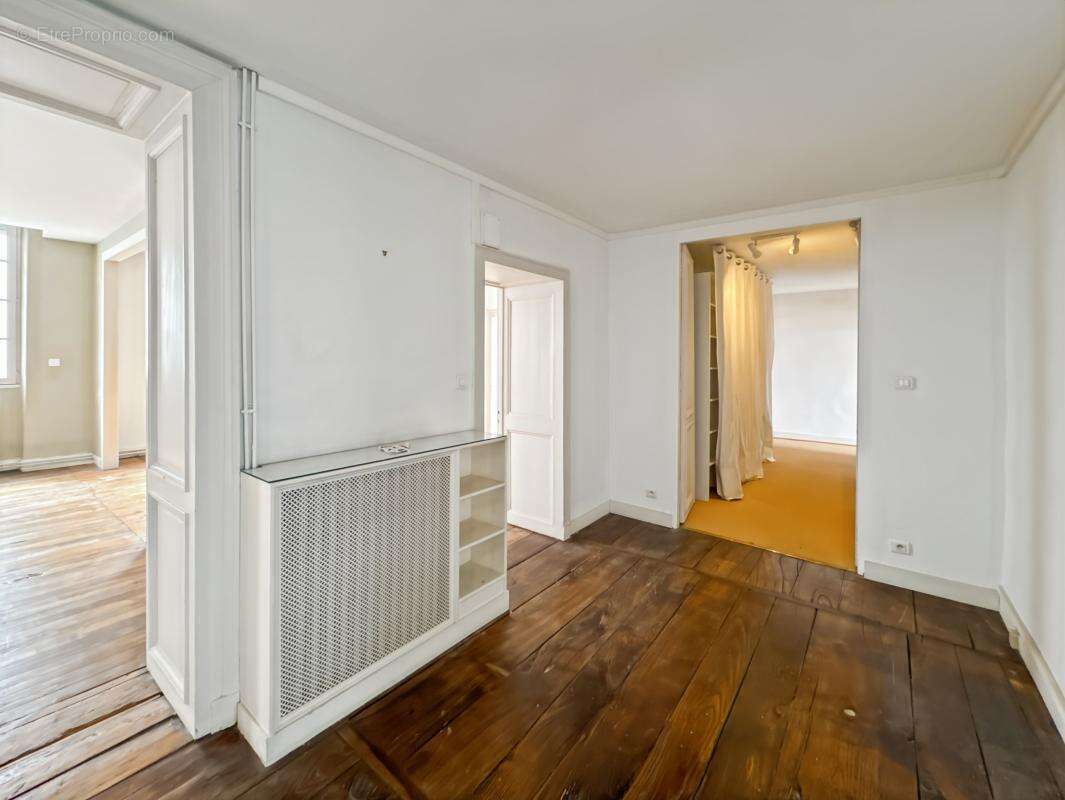 À VENDRE – Appartement de caractère de 130 m² – Centre-ville de Périgueux - photo 7