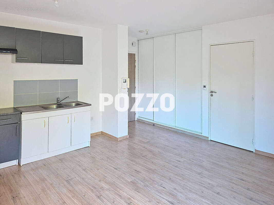 Appartement à FLEURY-SUR-ORNE