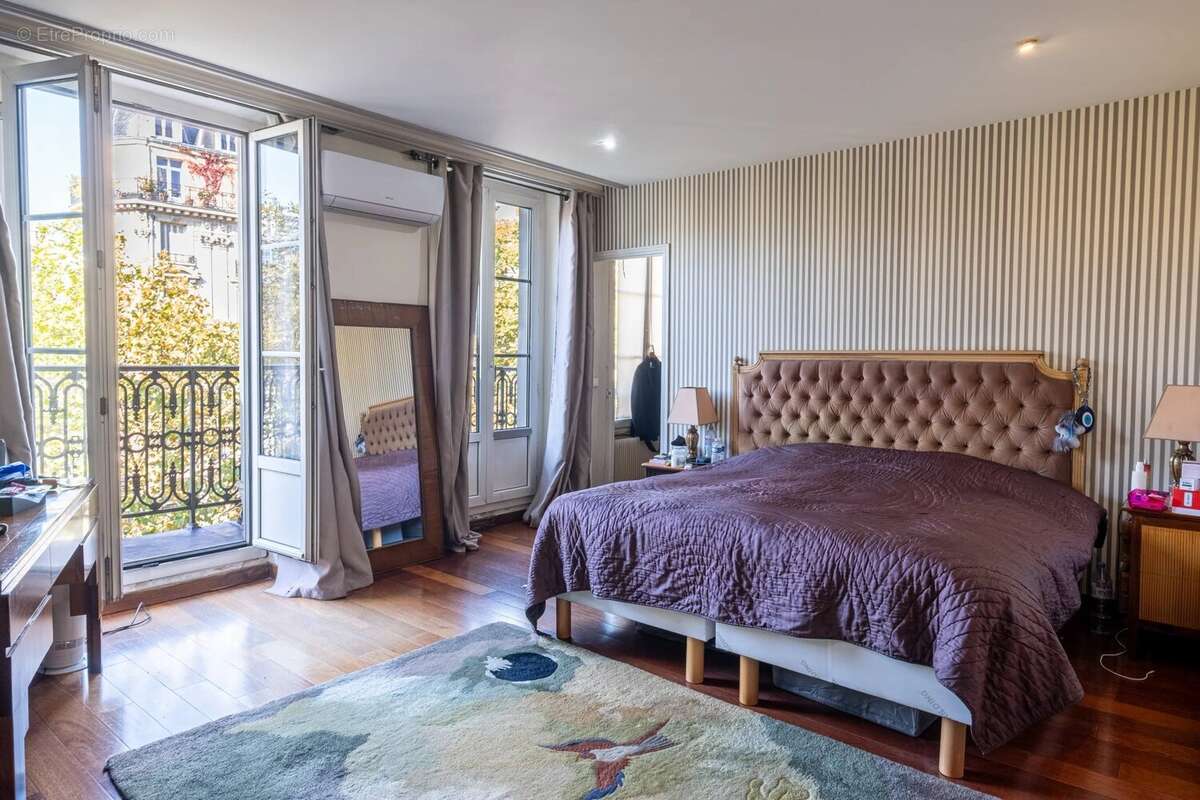 Appartement à PARIS-3E