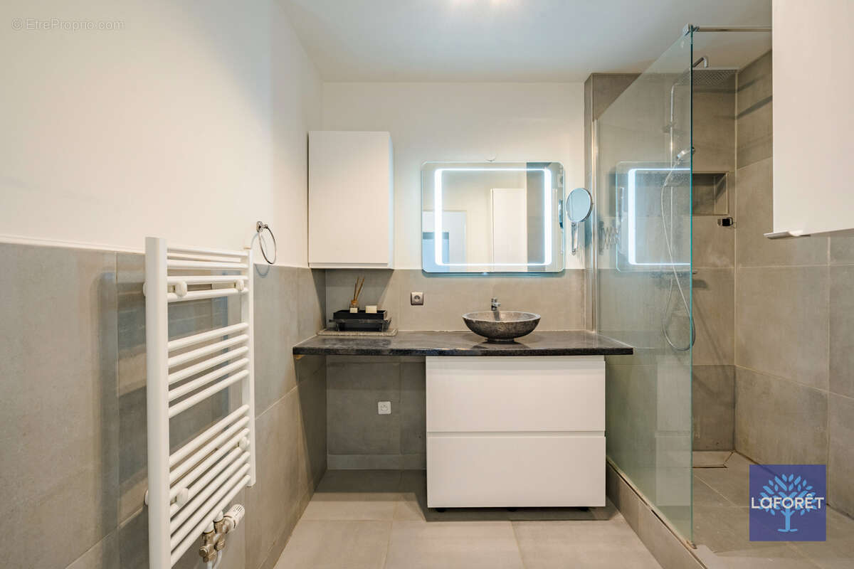 Appartement à LES PAVILLONS-SOUS-BOIS