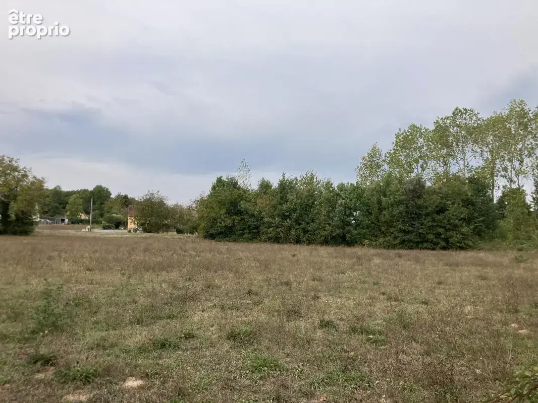 Terrain plat constructible de 2534 m2 à Meyrals - photo 3