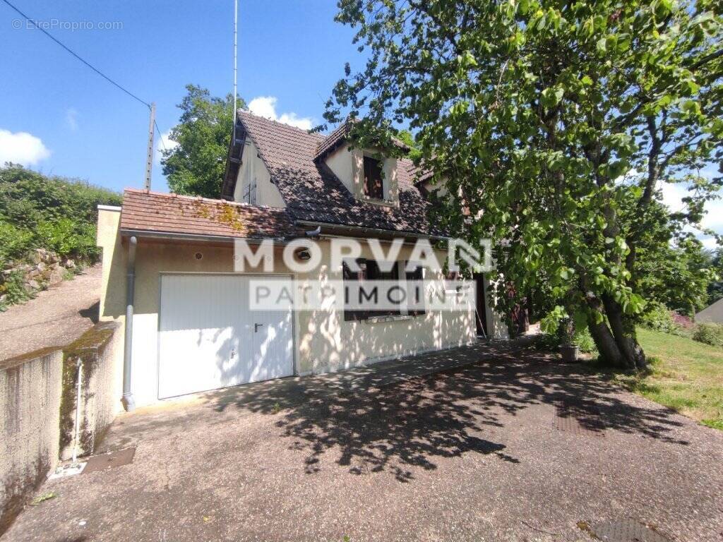Maison à MONTIGNY-EN-MORVAN