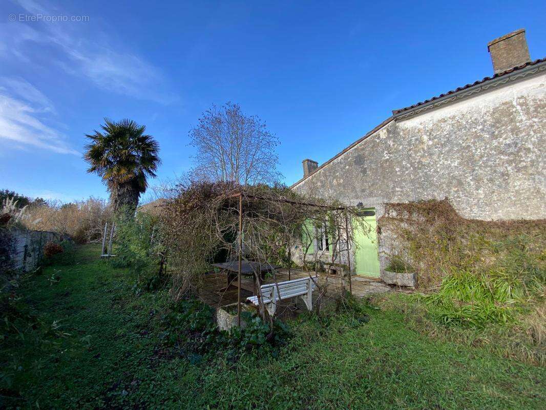 Maison à LES MATHES