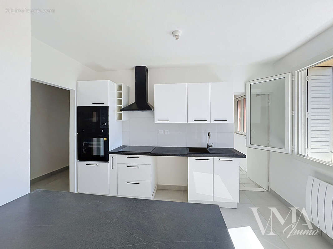 Appartement à L'ARBRESLE
