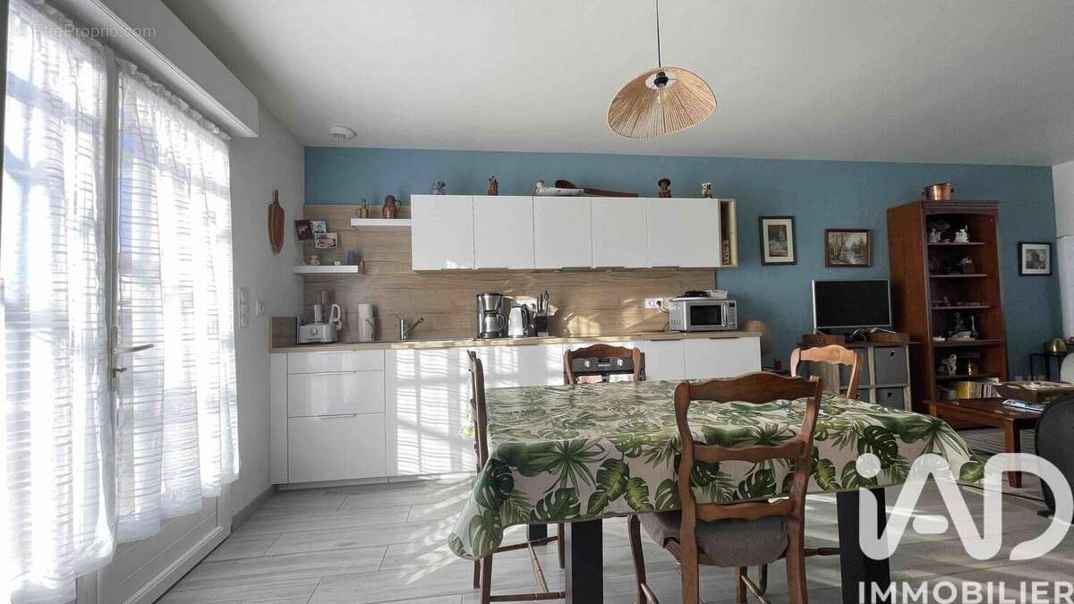 Photo 3 - Maison à LA VILLE-AUX-DAMES