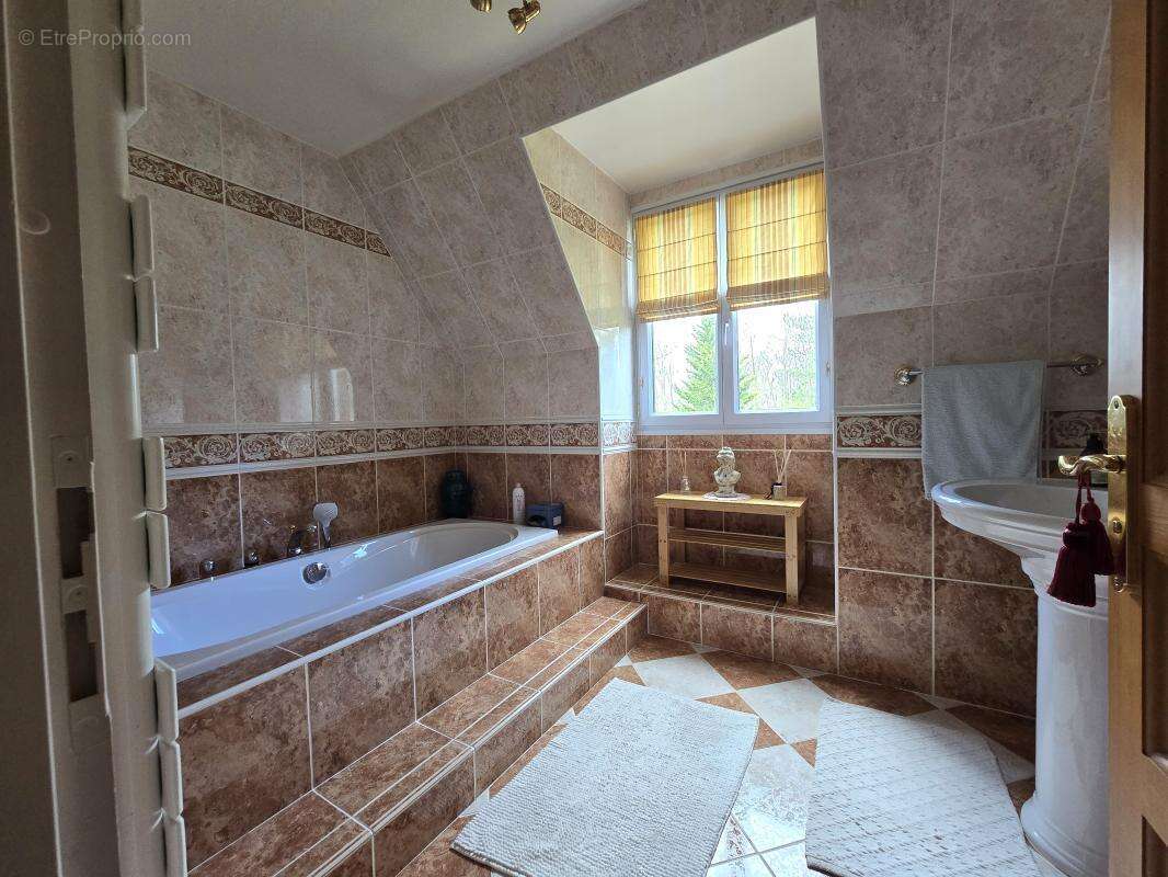 Maison à BAZAINVILLE