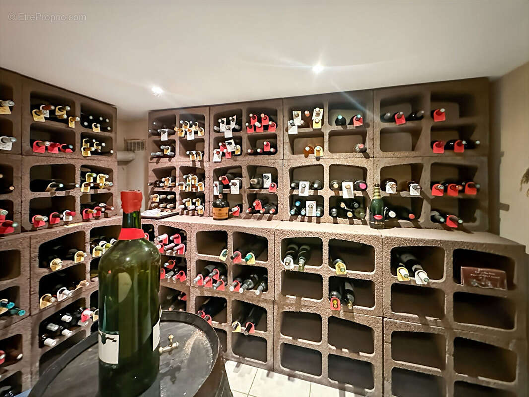 Maison à VERRIERES-LE-BUISSON