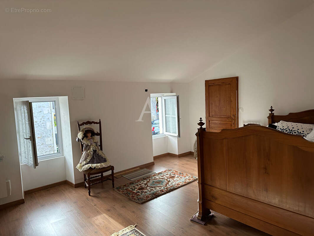 Maison à LOIRE-LES-MARAIS