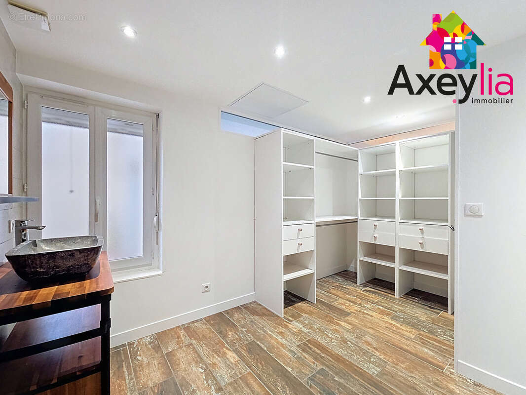 Appartement à LE COTEAU