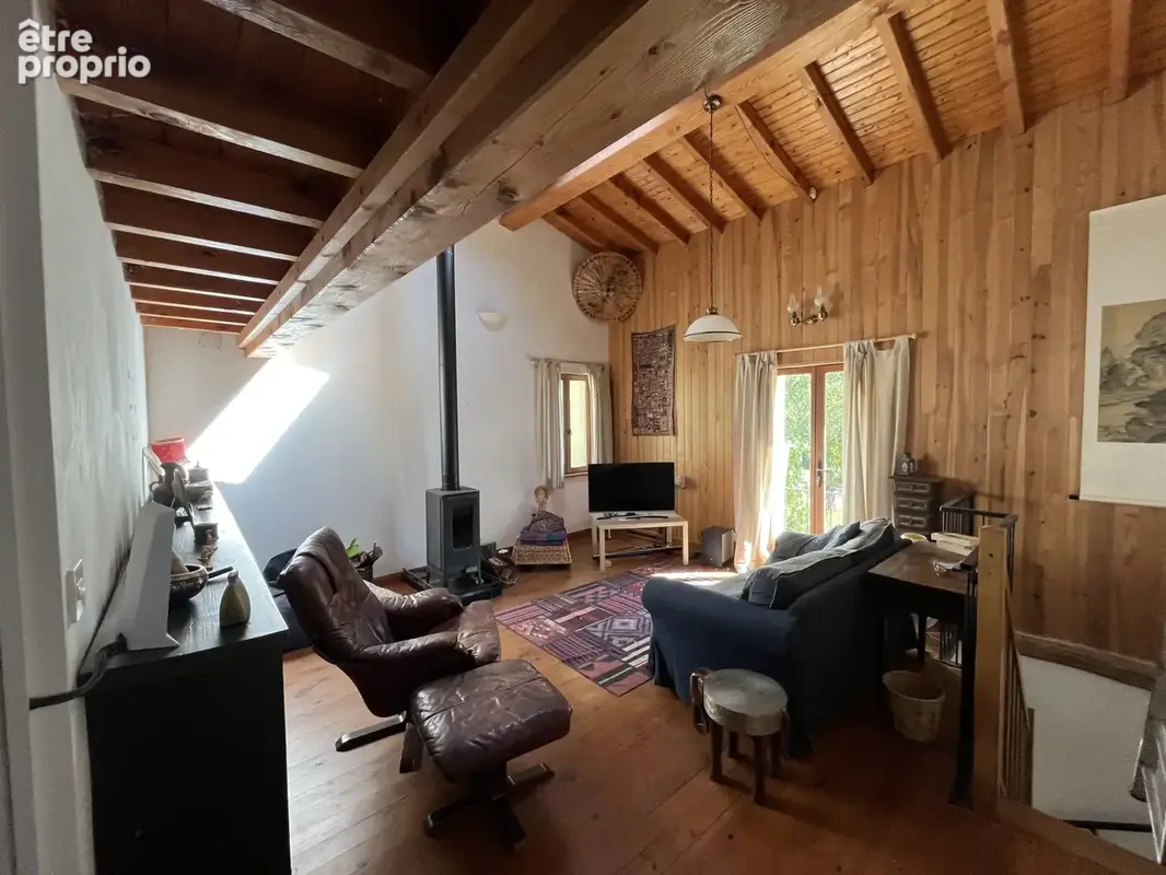 Propriete renovee avec plus de 25 hectares - photo 14