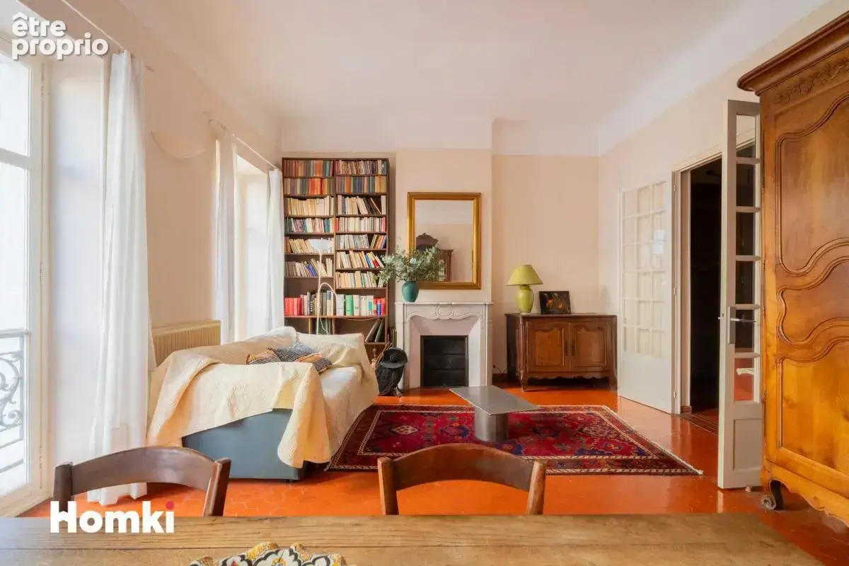 Appartement T3 de 88 m² à Marseille 13007, Rue du Commandant Lamy - photo 4