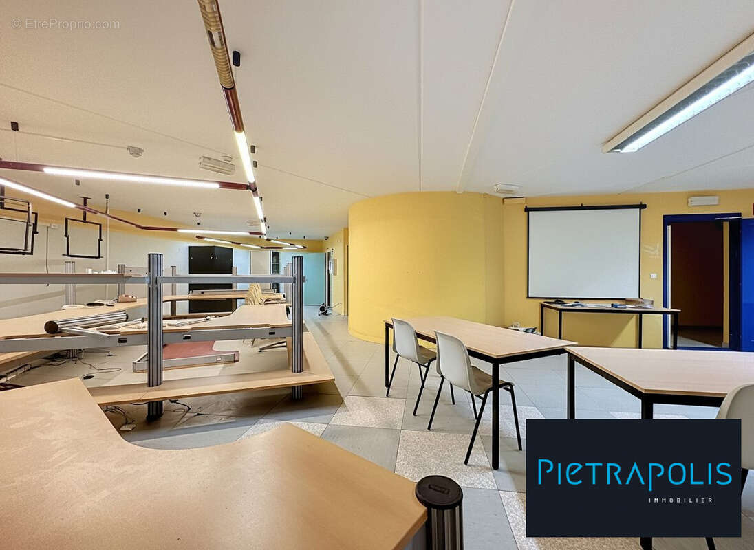Commerce 323 m² à Chaumont  - photo 4