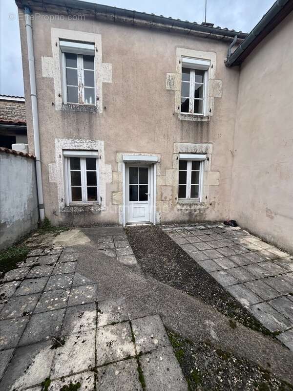 Maison à XAMBES