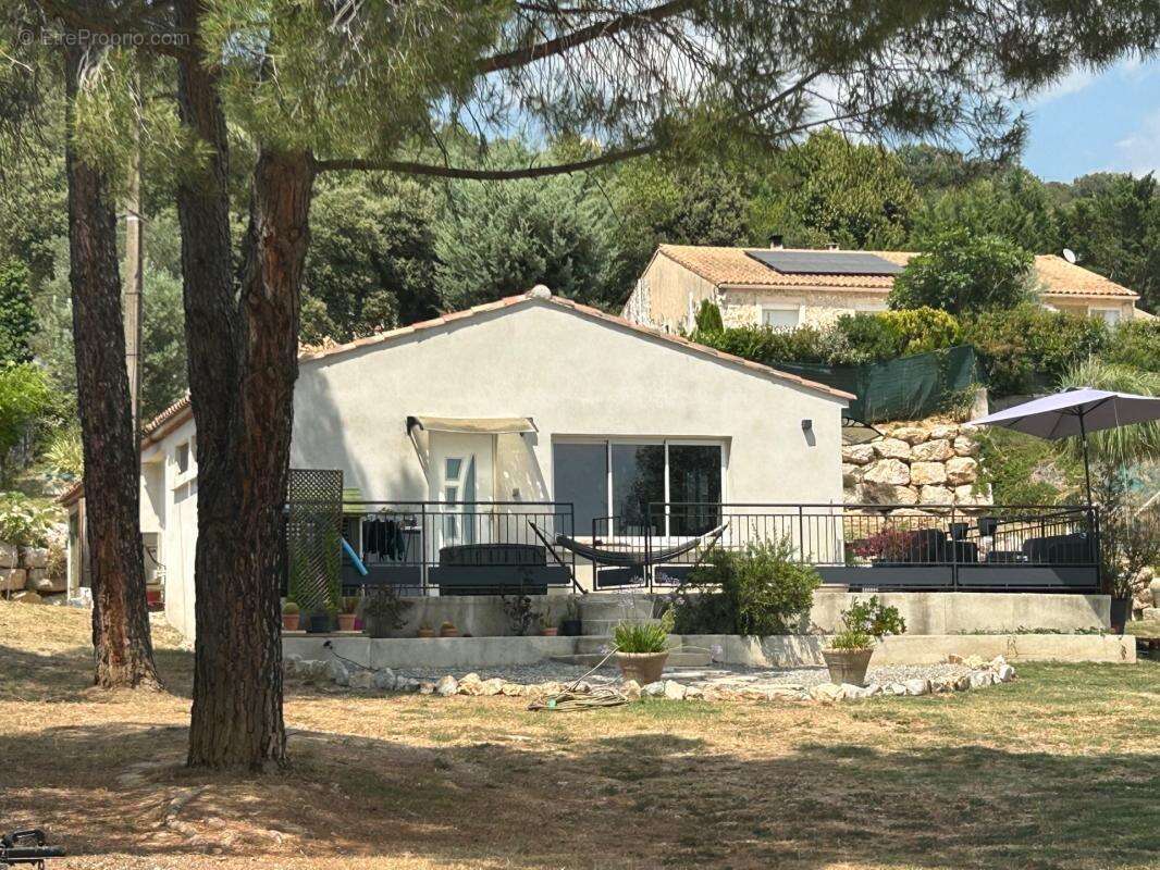 RIANS (83560) – Belle maison de plain-pied 120 m² avec T1 indépendant sur 4 000 m² de terrain piscinable - photo 7