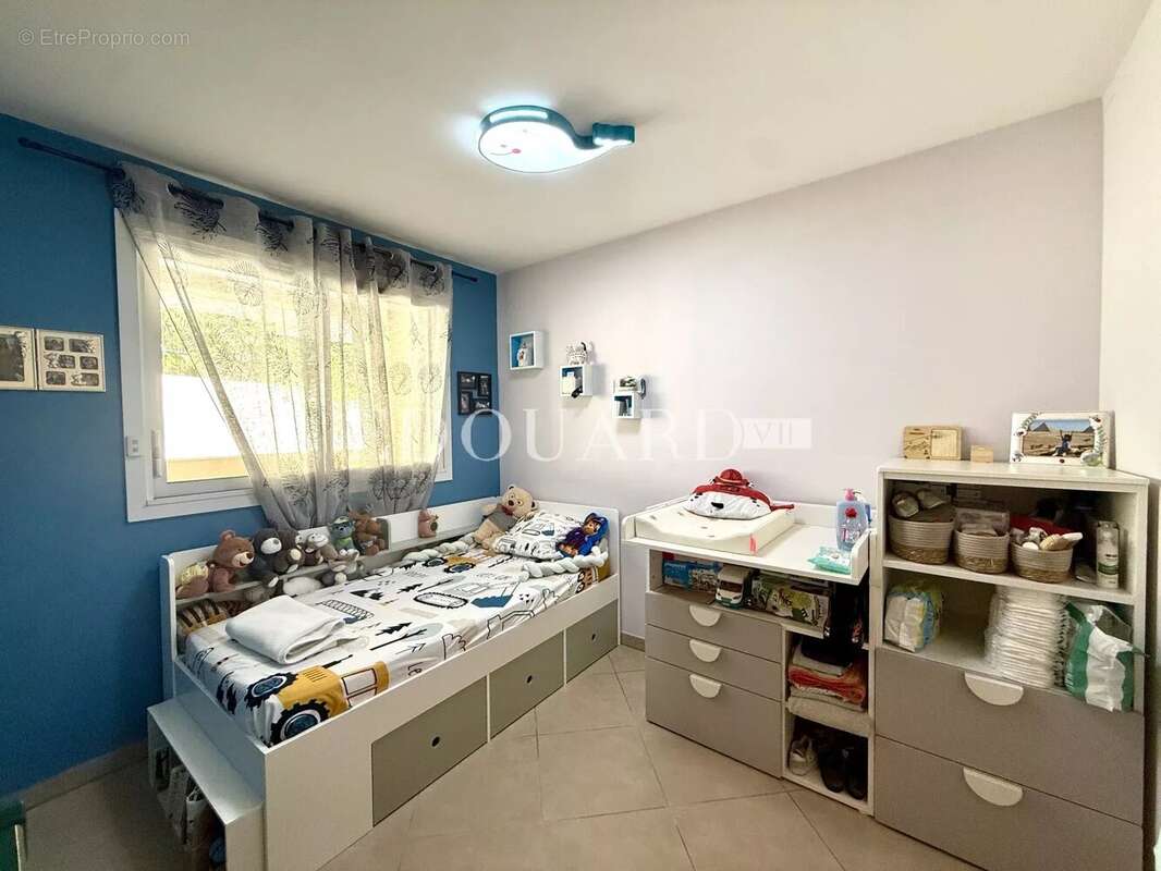 Bel trois pièces en excellent état dans résidence moderne avec piscine et performante sur le plan énergétique - photo 17