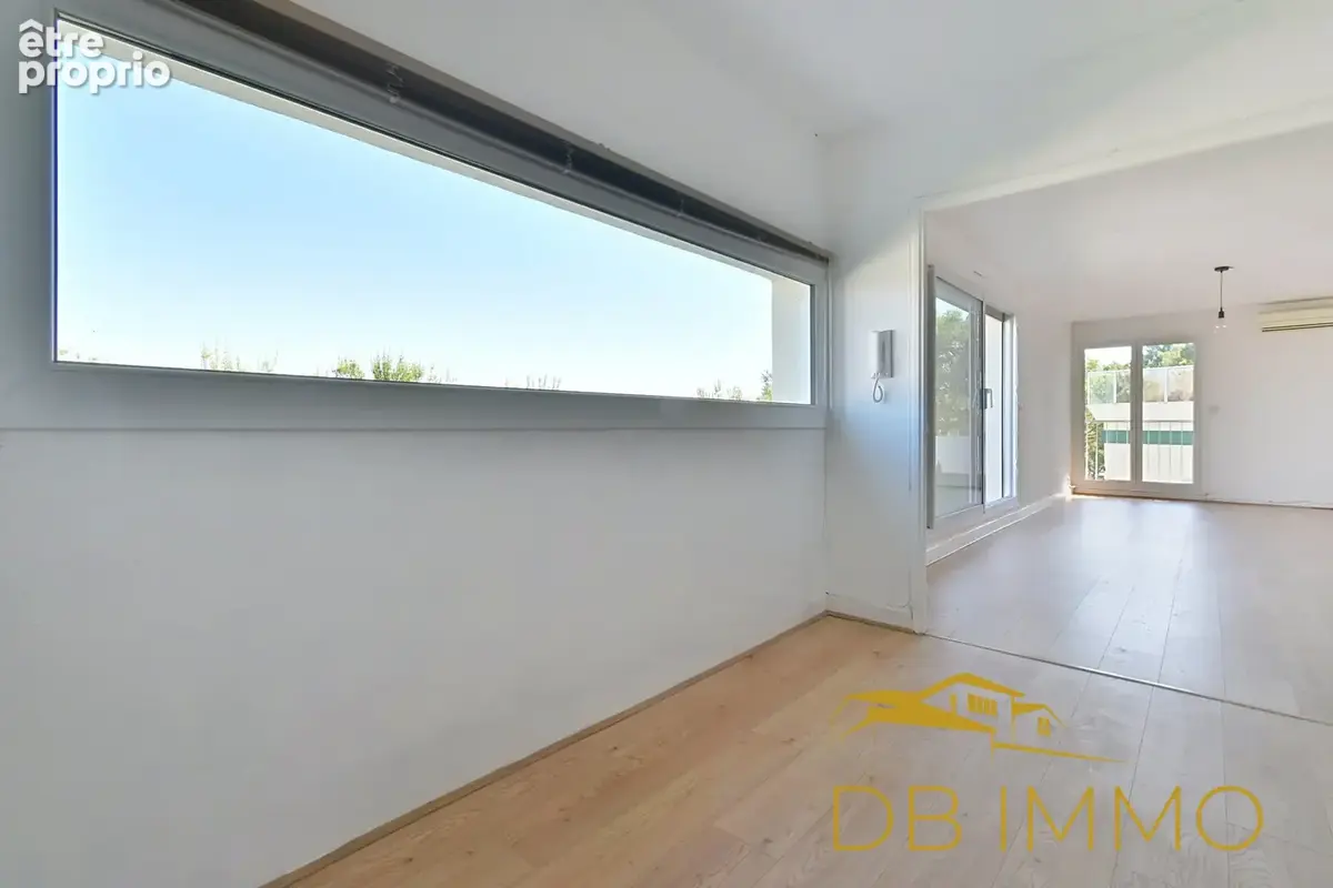 Villeneuve-Lez-Avignon, 112 m2 + 60 m2 de terrasse face à la Provence : un appartement hors norme - photo 10