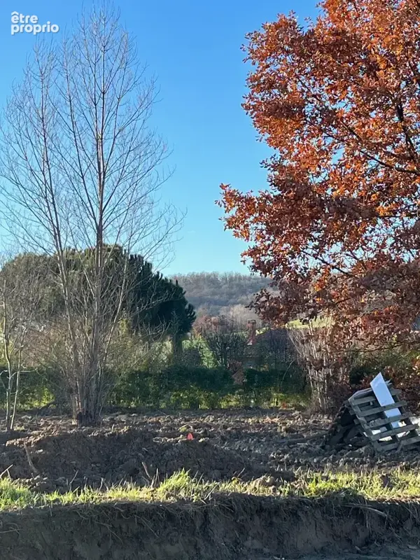 Terrain à MEZENS