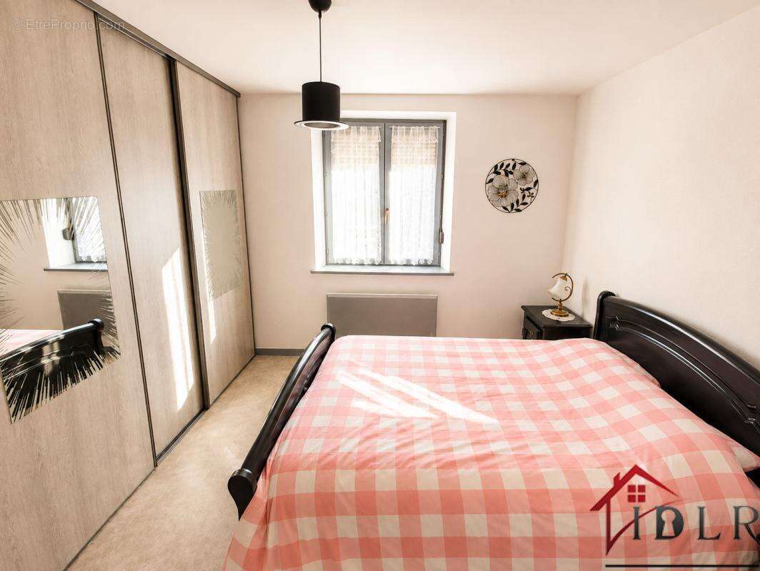 Maison de village - 131 m2 habitables + potentiel 331 m2 - D - photo 9