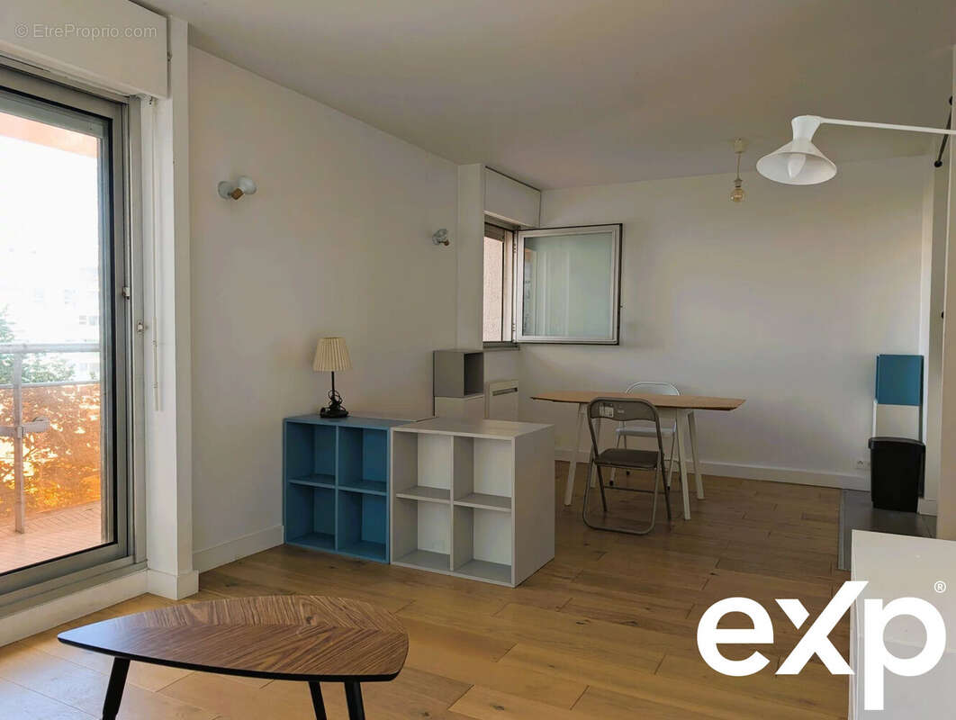 Appartement à PARIS-10E