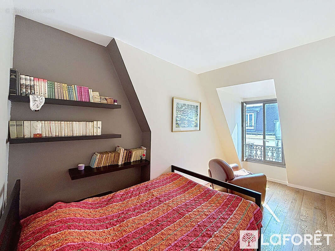 Appartement à PARIS-2E