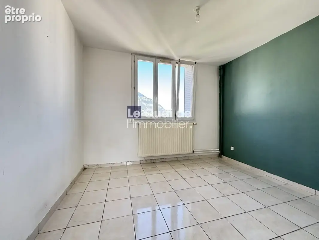 Appartement 69 m² à Fontaine  - photo 7