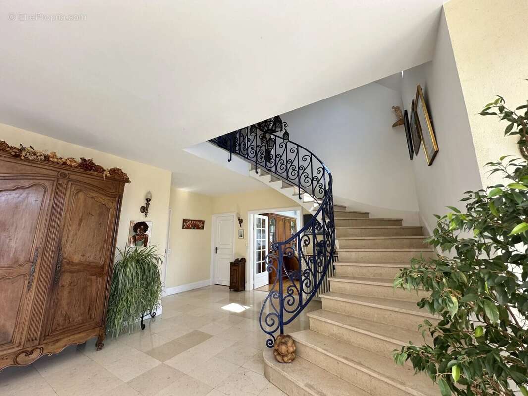 Maison à OINVILLE-SOUS-AUNEAU