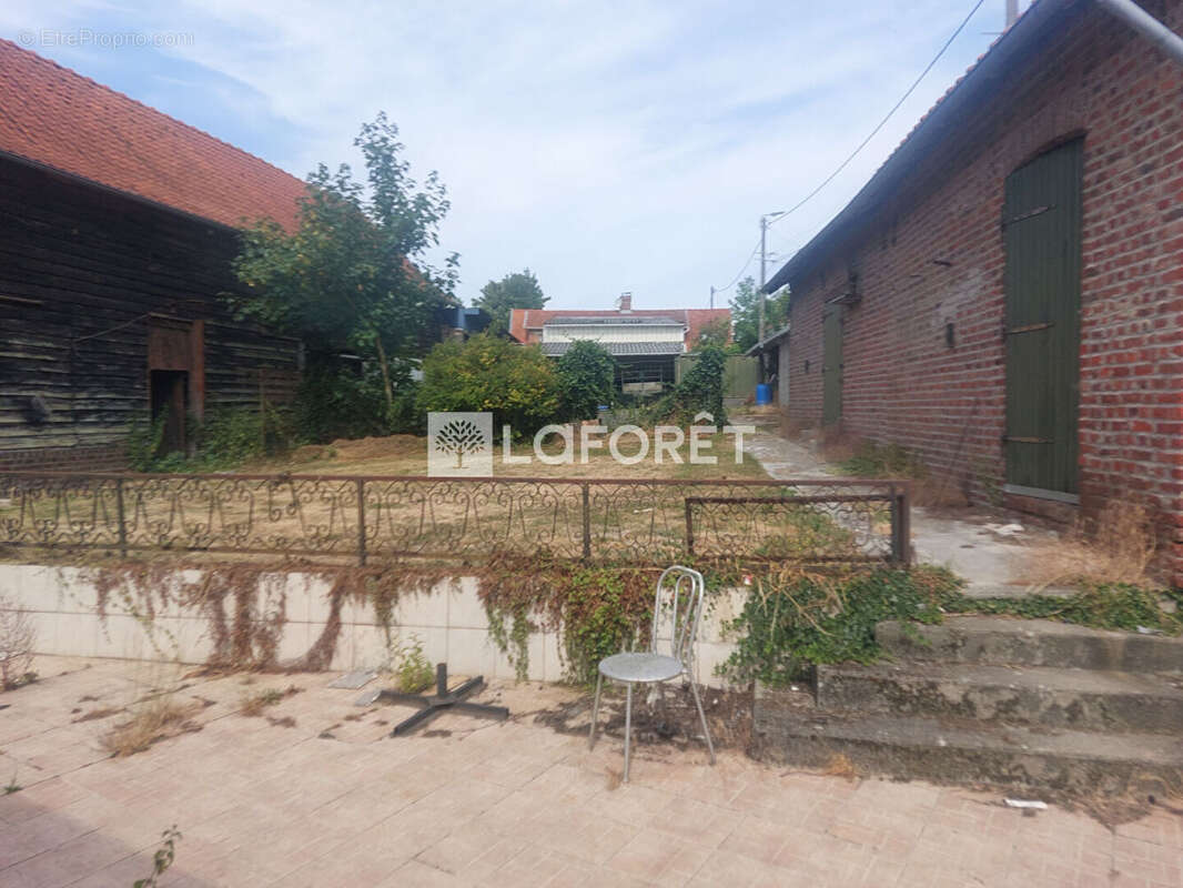 Fermztte sur 3256 m² - photo 6