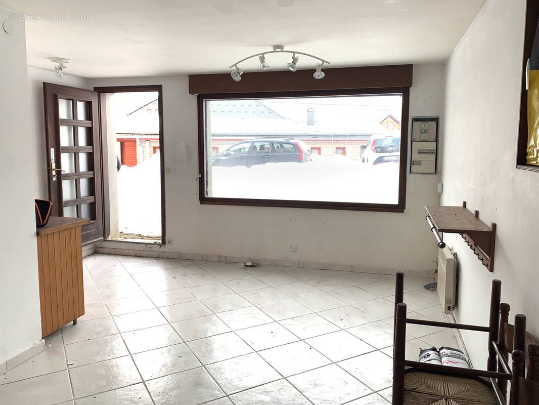 Commerce à ALBIEZ-MONTROND