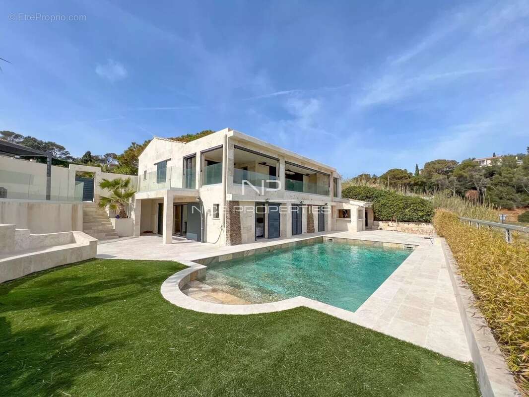 Jolie villa pieds dans l'eau - photo 3