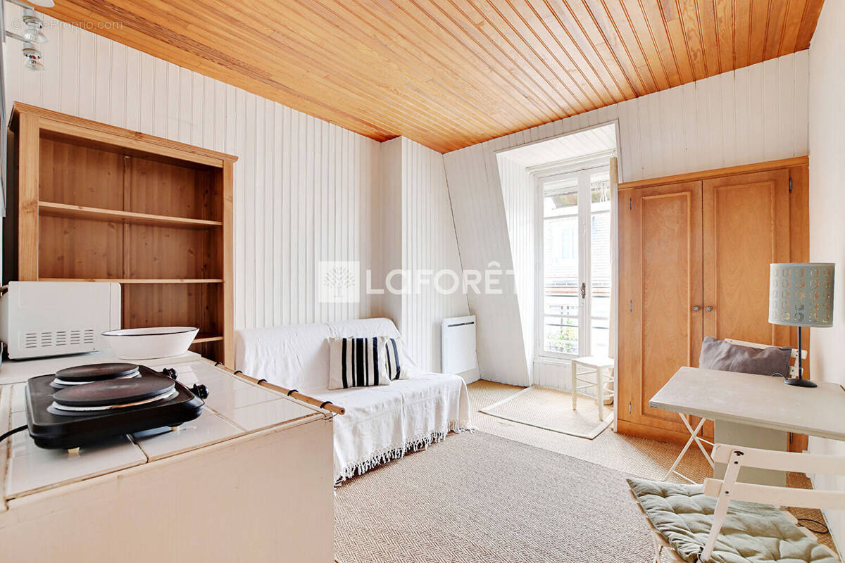 Appartement à PARIS-7E