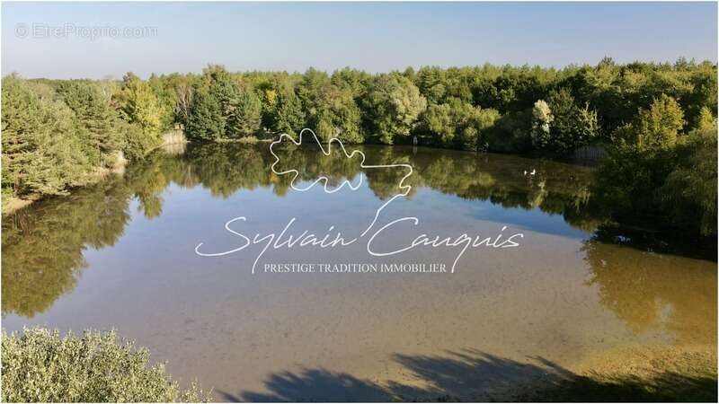 Terrain à SAINT-MARTIN-D'ABBAT