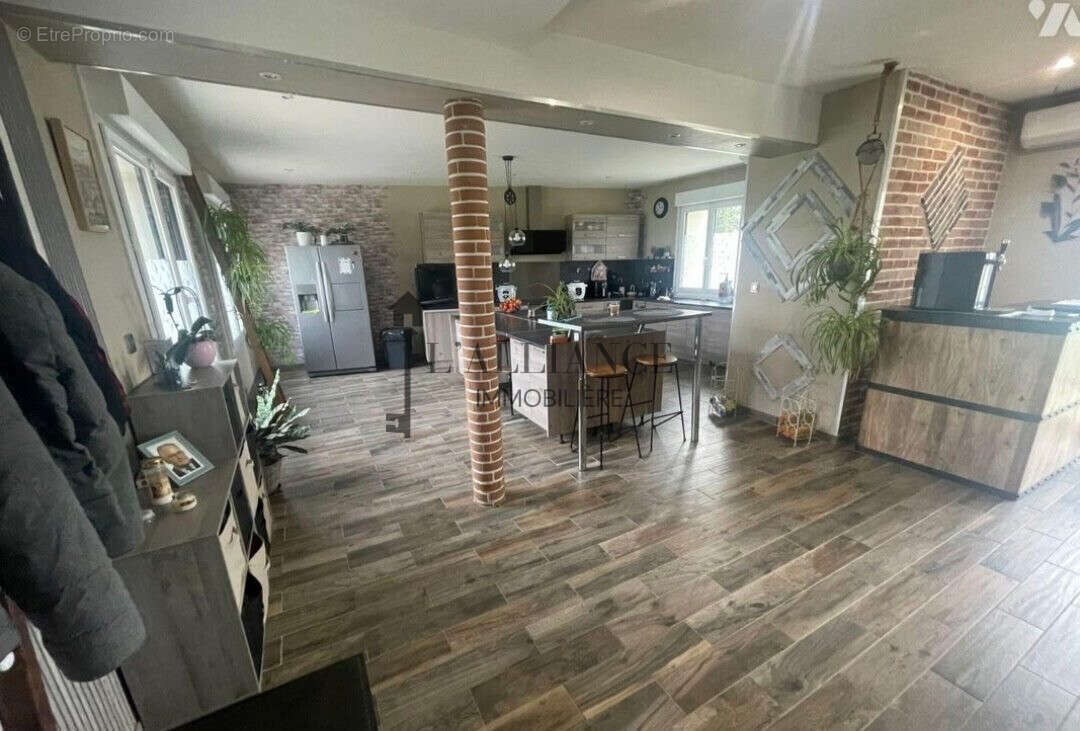 Maison 230 m² à Croisette  - photo 2
