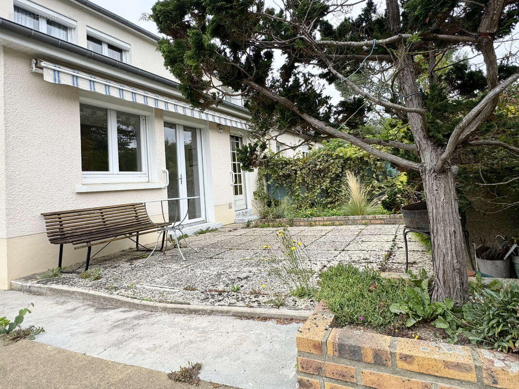 Maison à SAINT-JACQUES-DE-LA-LANDE