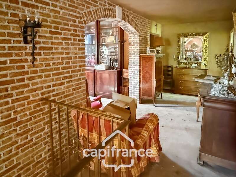 Maison de caractère style manoir – 258 m² – Parc arboré – Allée privative – Fort potentiel - photo 11