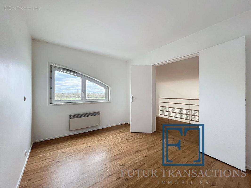 Appartement à VOISINS-LE-BRETONNEUX